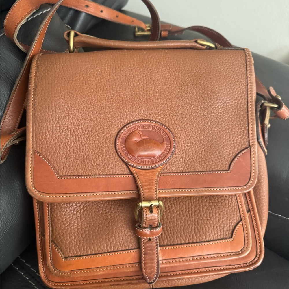 Vintage Dooney & Bourke Tan Leather Messenger Bag-gently used